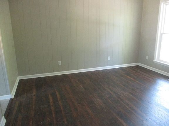 4th image of 153 Robinhood Dr