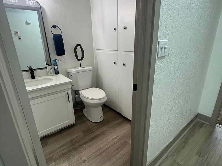 The Katmai Apartments — Photo 35