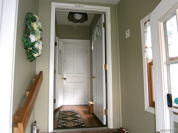 5th image of 251 Payne Ave