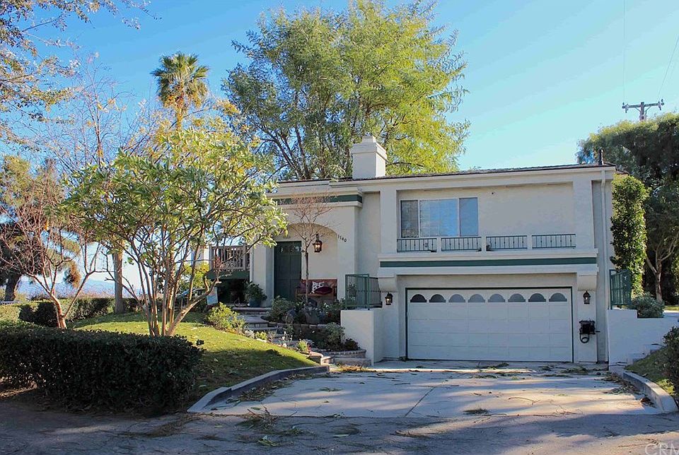2nd image of 1140 Picaacho Dr