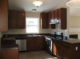 7201 Golden Eagle Dr, Loves Park, IL 61111