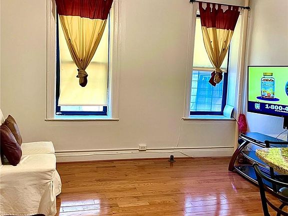 3rd image of 941 Jerome Avenue #3B