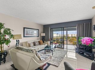 2334 S Cypress Bend Dr APT 806, Pompano Beach, FL 33069