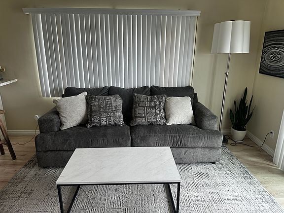 4th image of 128 34th St #B