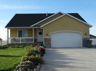 856 E Rodeo Dr, Grantsville, UT 84029