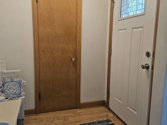 5th image of 1035 Walnut St