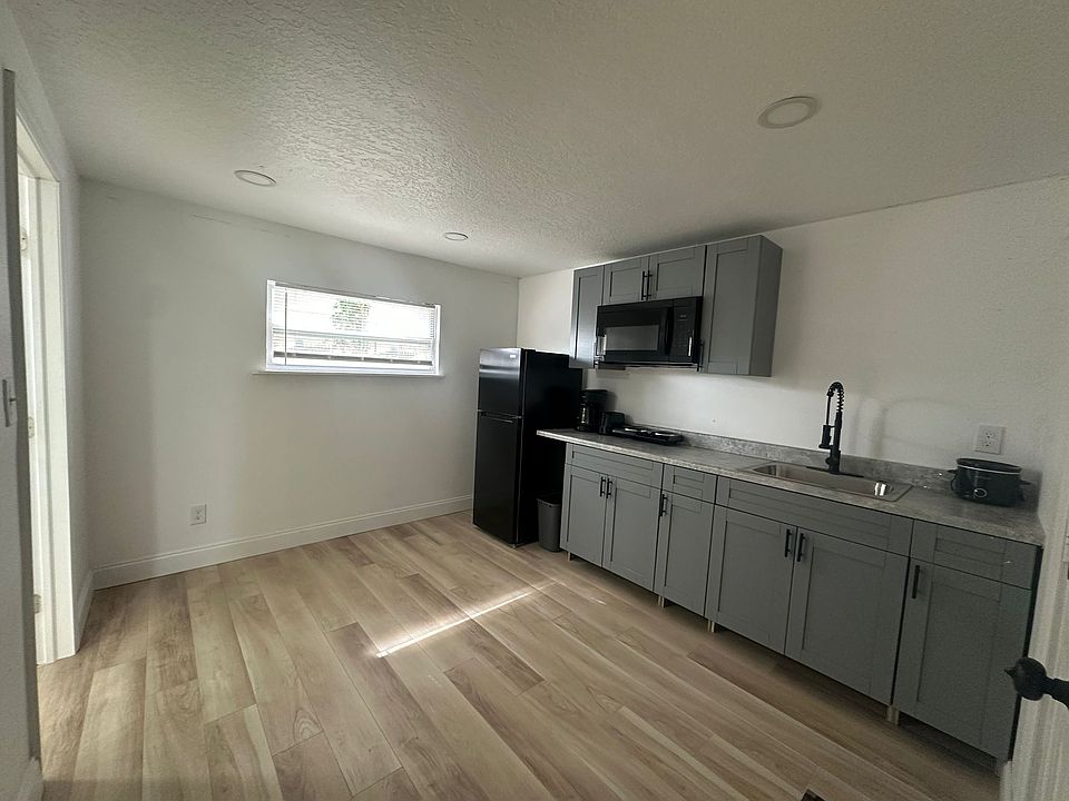 1st image of 4035 Fairfield Ave S #2