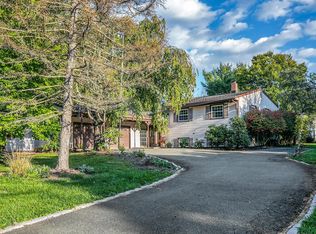 58 Queen Anne Dr, Basking Ridge, NJ 07920