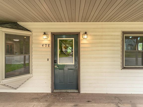 4th image of 408 2nd St SE