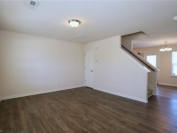 3rd image of 3720 Hillrise Dr