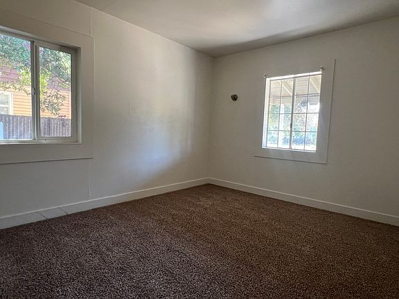 4th image of 2024 Willow Ave