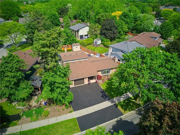 2063 Cavendish Dr, Burlington, ON L7P 1Y9