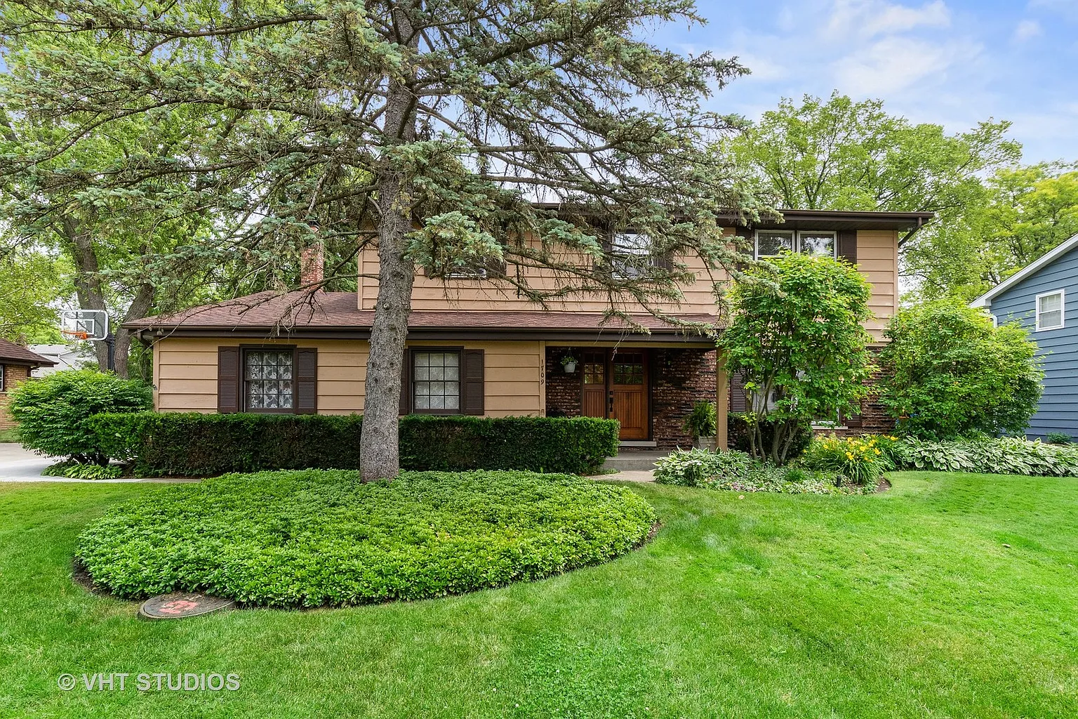 1709 Longvalley Dr photo 1