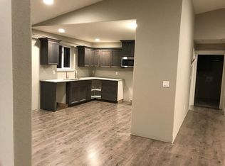 677 SE Garden Way Dr, Winston, OR 97496
