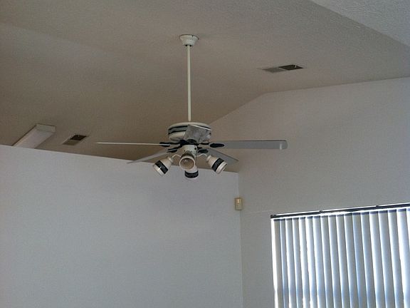 5th image of 8011 Corte Del Viento NW