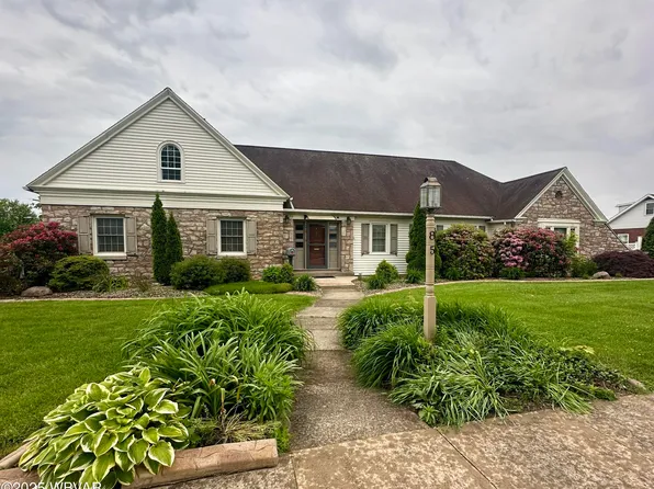 85 Penn St, Montgomery, PA 17752