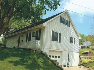 375 Maplewood Ct, Dubuque, IA 52001