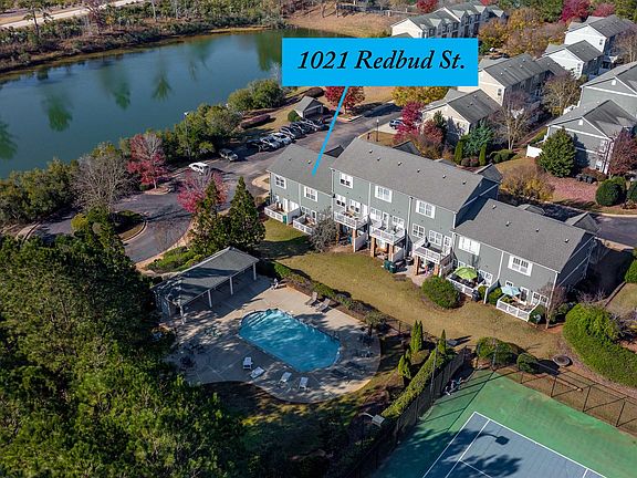 3rd image of 1021 Red Bud St