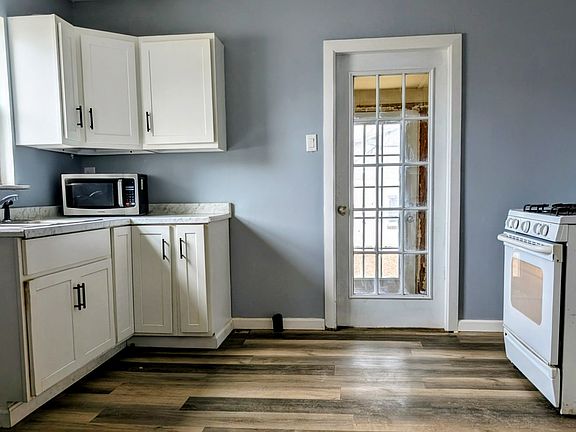 3rd image of 221 Elmwood Ave #1
