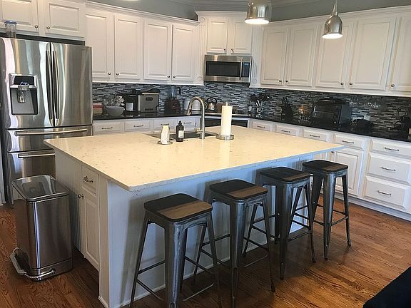 2nd image of 2202 Edgartown Ln SE