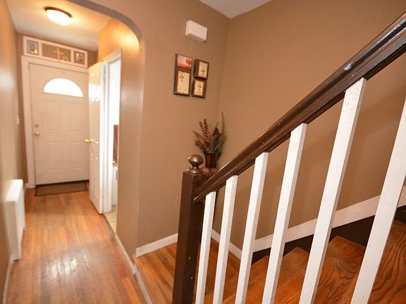 5th image of 2439 Matthews Ave