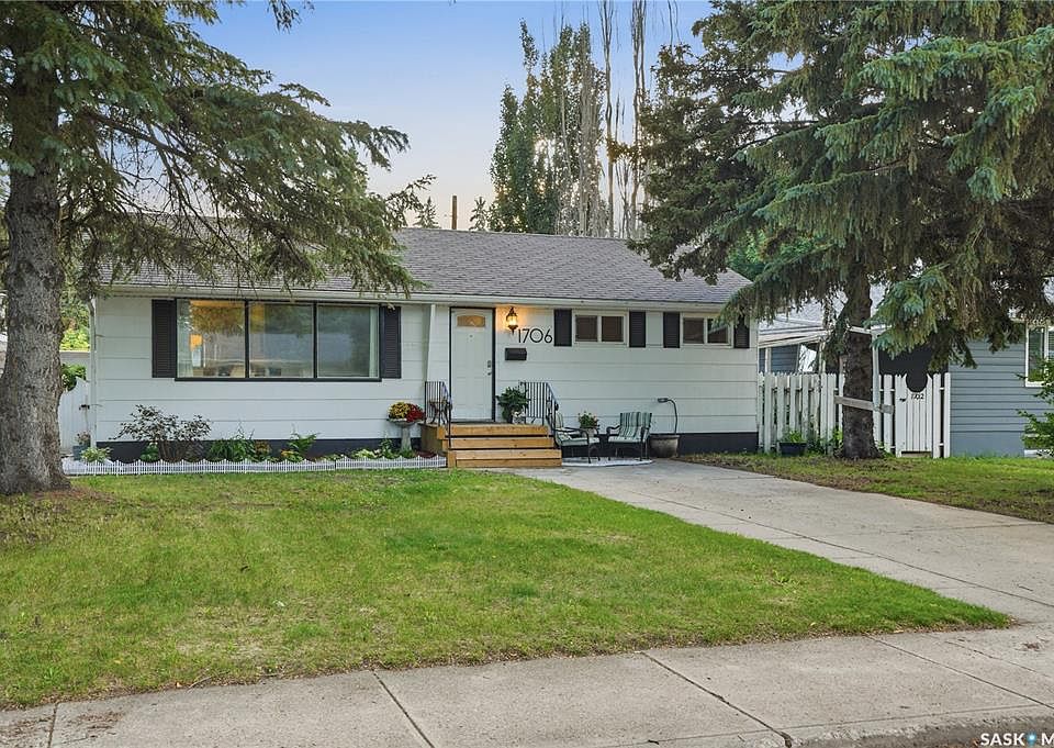 1st image of 1706 Ewart AVENUE