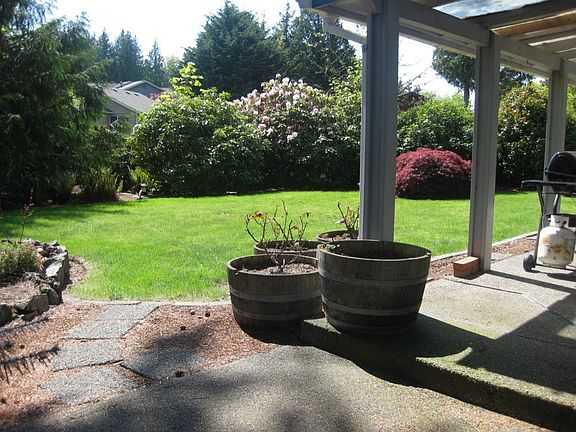 2nd image of 3601 Pinecone Dr NE
