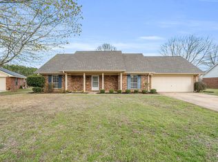 72 N Butternut Dr, Columbus, MS 39705