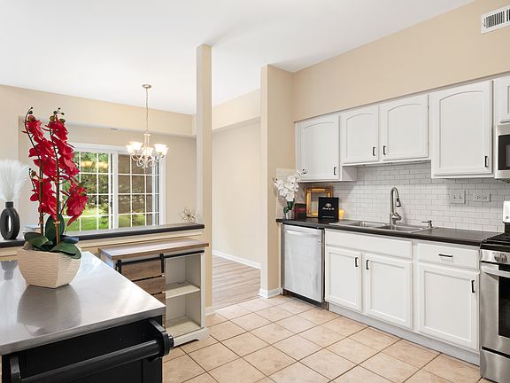 5th image of 2321 Georgetown Cir #2321
