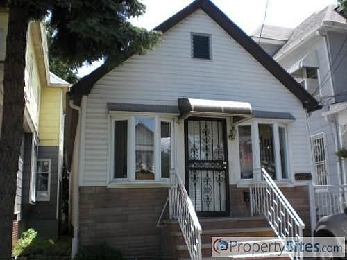 1st image of 10218 92nd Ave