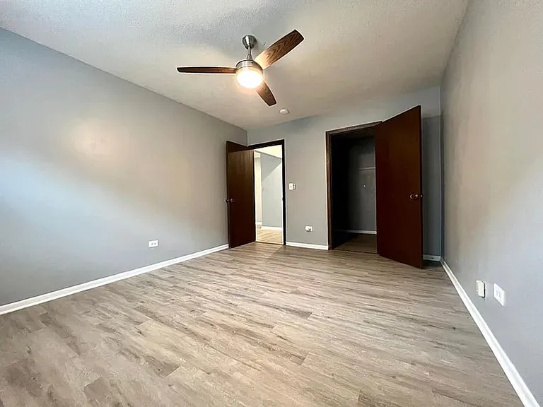 415 S Lombard Ave #202 — Photo 4