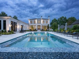 8 Grasmere Ct, Livingston, NJ 07039