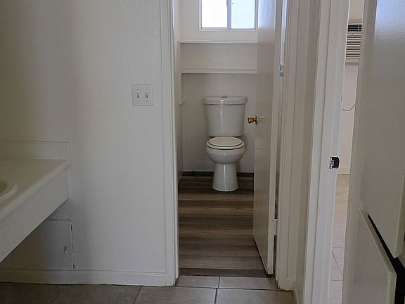 4th image of 1932 Erin Dr APT 23