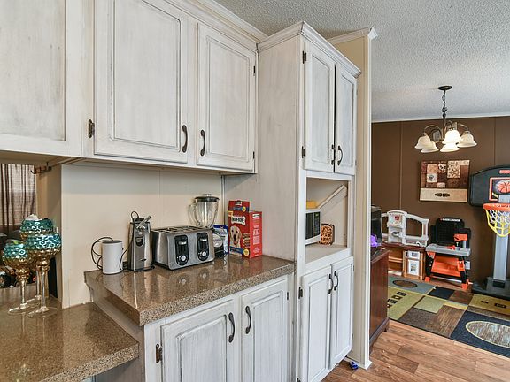 3rd image of 116 Oak Hill Park Dr