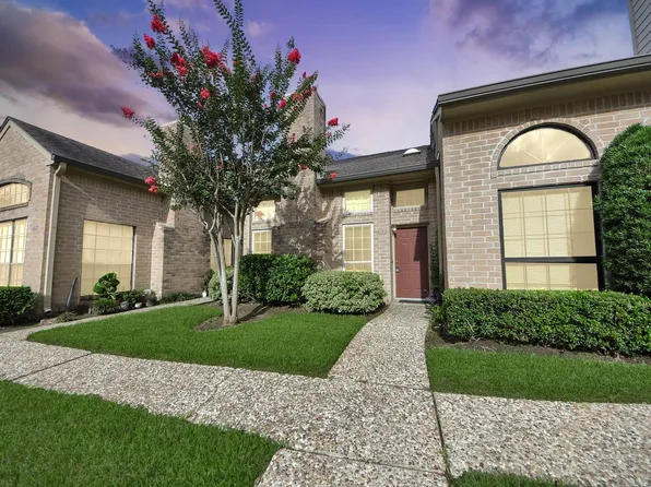 1022 Memorial Village Dr, Houston, TX 77024