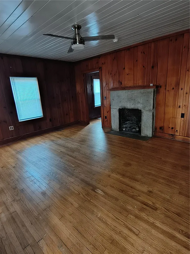 4 bed, 2.0 bath, $2,000 — Photo 2