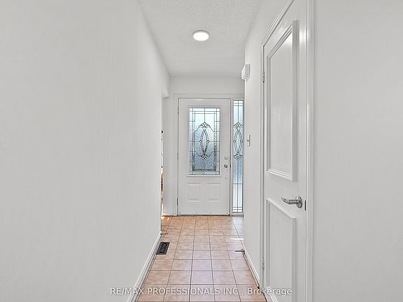 5th image of 43 Franca Cres
