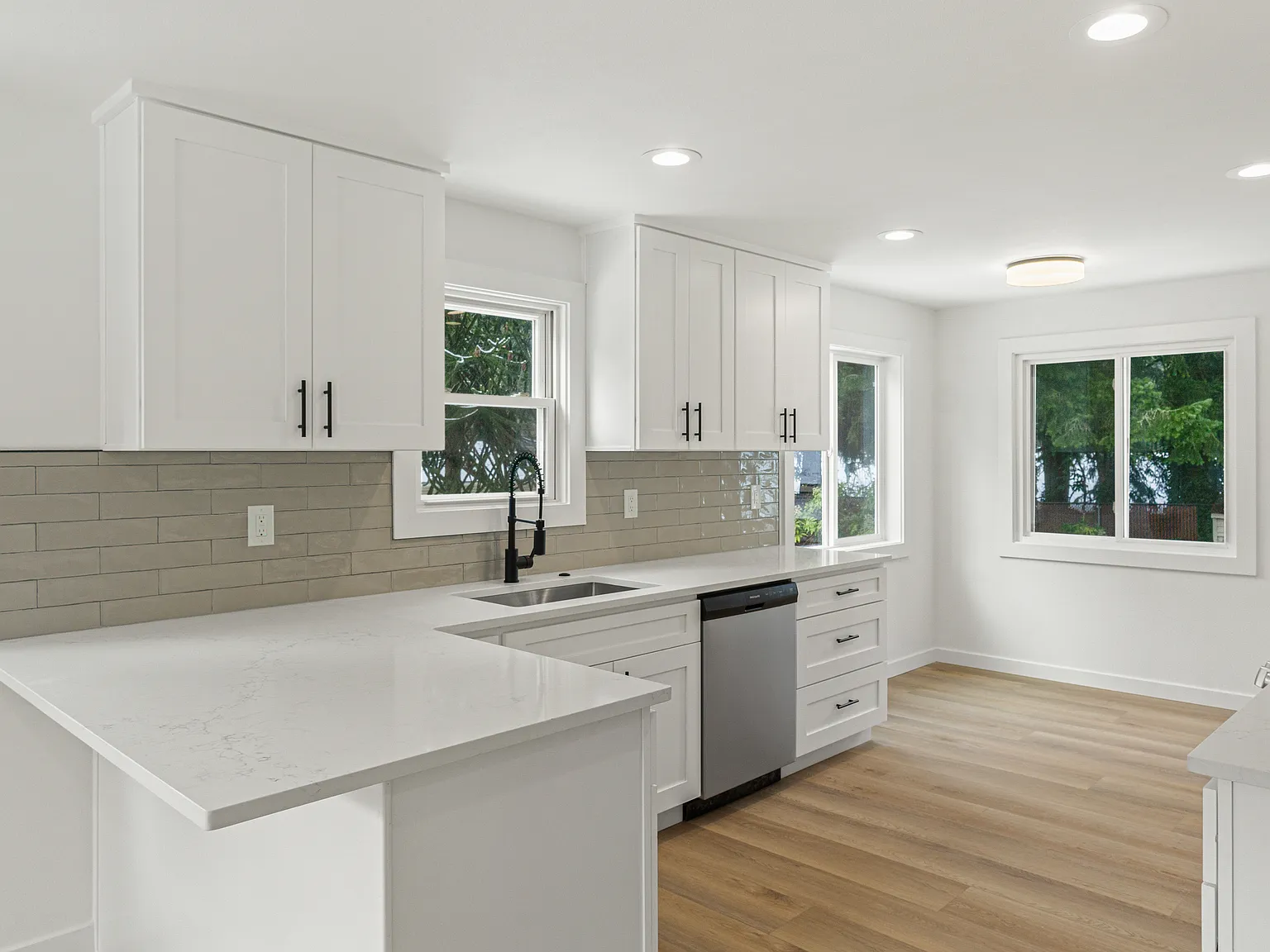 326 NE 125th St, Seattle - 1 — Photo 1