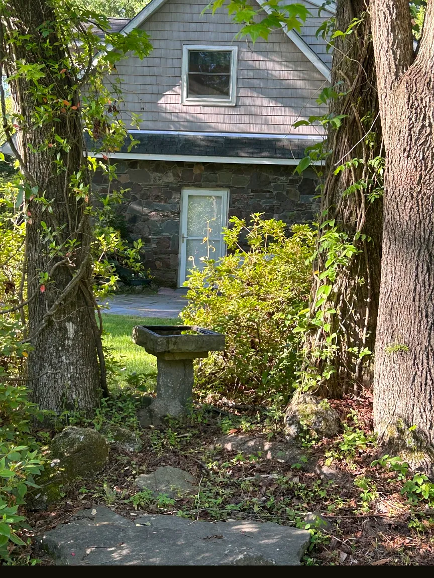 2 bed, 1.5 bath, 1300 sqft, $1,800 — Photo 1