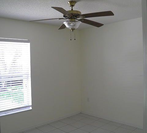 4th image of 1105 Jade East Ln