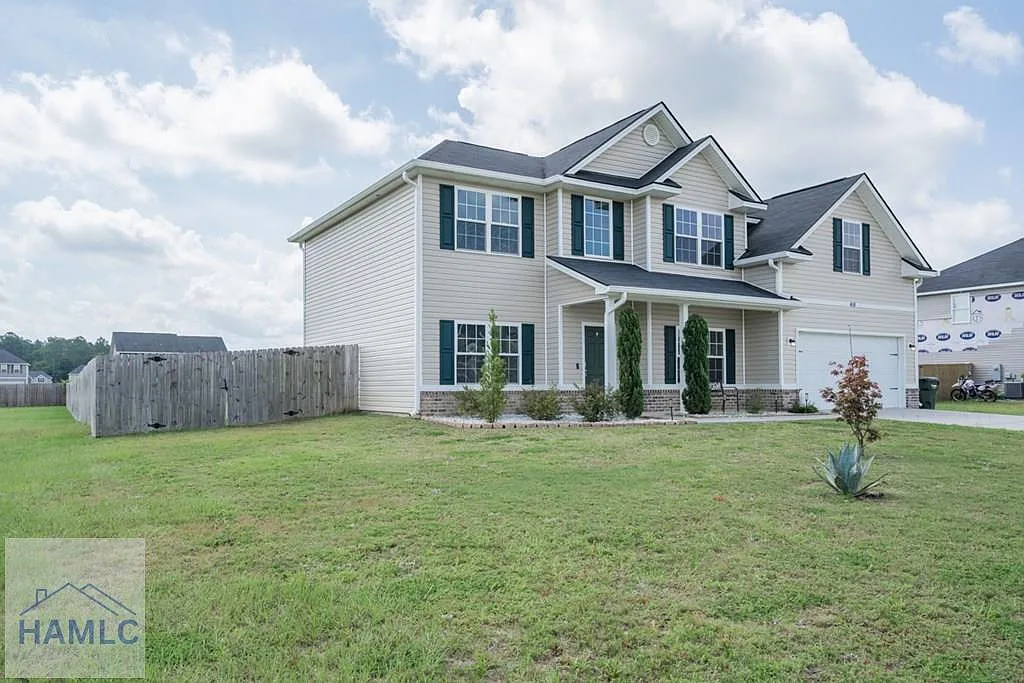 4 bed, 2.5 bath, 2724 sqft, $2,205 — Photo 3