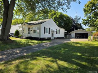 12845 Centralia, Redford, MI 48239