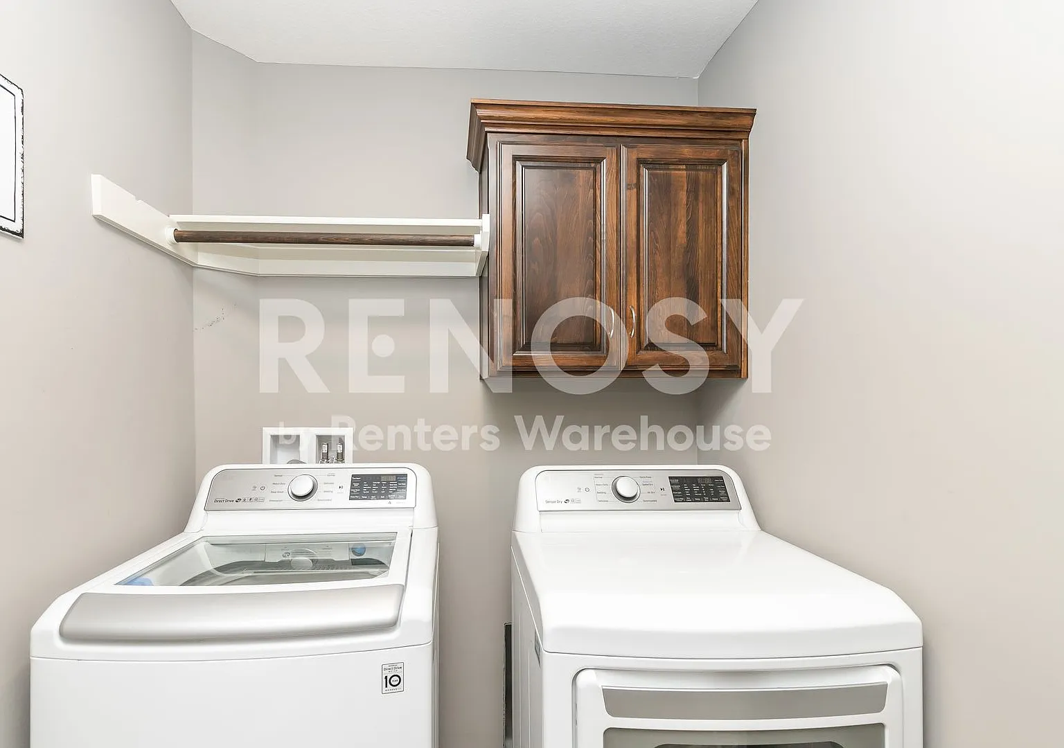 Kansas City North 4 Bed 3.5 Bath Home — Photo 3