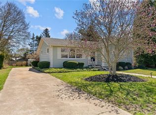 75 Lambert St, Narragansett, RI 02882