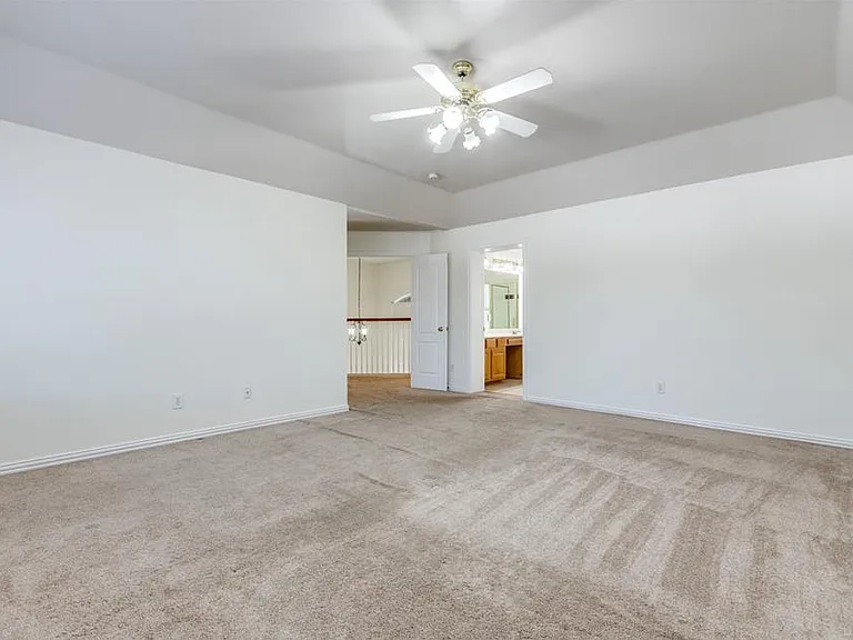 8924 High Meadows Dr — Photo 7
