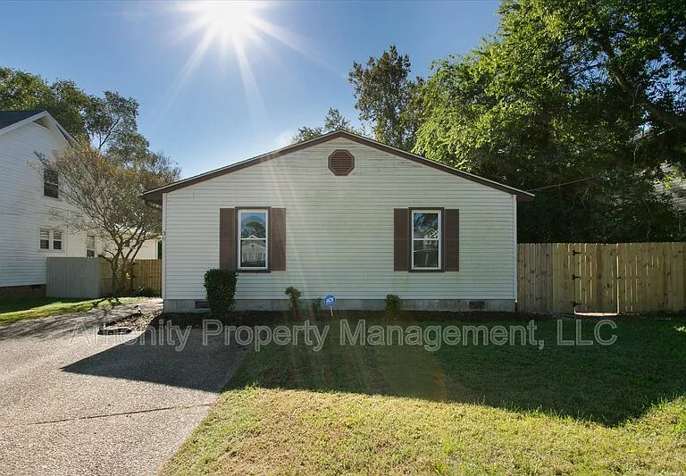36 Old Fox Hill Rd — Photo 2