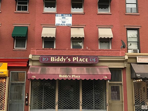 3rd image of 136 Monticello Ave