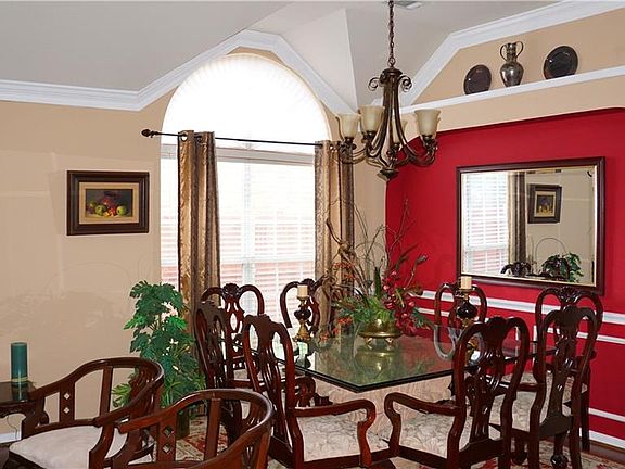4th image of 421 Fairway Meadows Dr