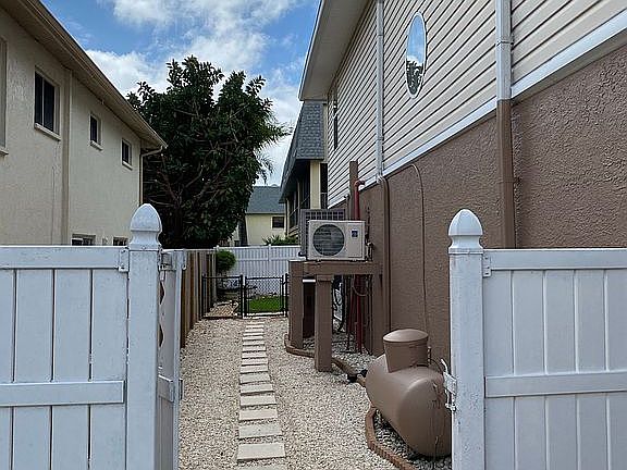 3rd image of 227 126th Ave