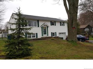 3 Springdale Rd, Waterford, CT 06385